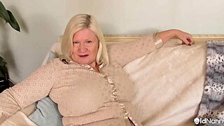 巨乳老奶奶Lacey来自OldNanny渴望湿逼行动