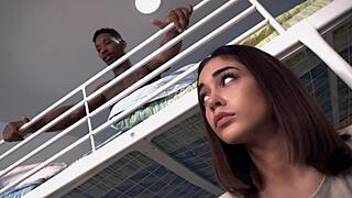 饥渴宝贝 Lya Missy 无聊时和BBC室友上床 - 饥渴旅馆